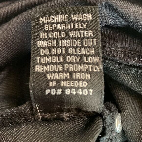 🟢 3 for $20 CELEBRITY PINK maternity shorts  pull on women’s size medium - Picture 7 of 8